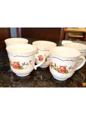 Arcopal Provincial Set of 5 Footed Coffee Tea Cups Floral White Opal Glass Franc